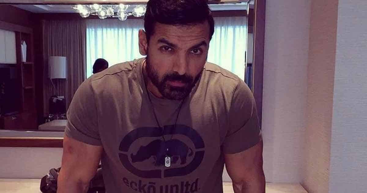 John Abraham stars in Mercy for Animals 'Be Nice' campaign