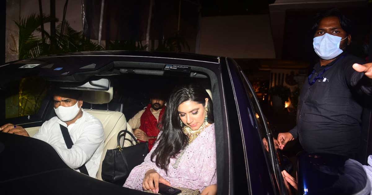 'Rhea Di Wedding': Sonam Shimmers As Family, Friends Celebrate Rhea Kapoor's 'Spiritual' Nuptials