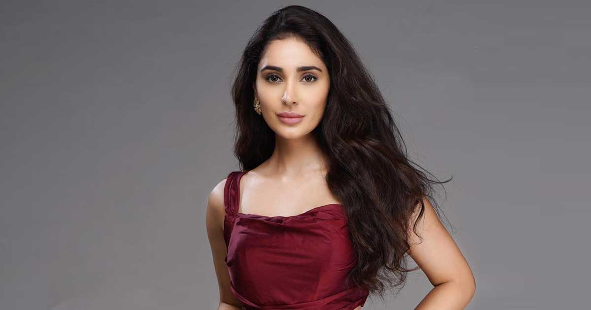 namaste-england-actress-alankrita-sahai-was-robbed-off-rs-6-5-lakh-at-knife-point-at-her-residence-001.jpg