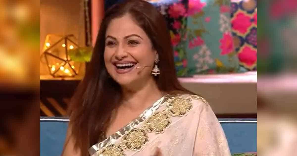 Ayesha Jhulka Gives Back A Hilarious Respond To A Fan Who Wanted To Sit On Her Lap, On The Kapil Sharma Show