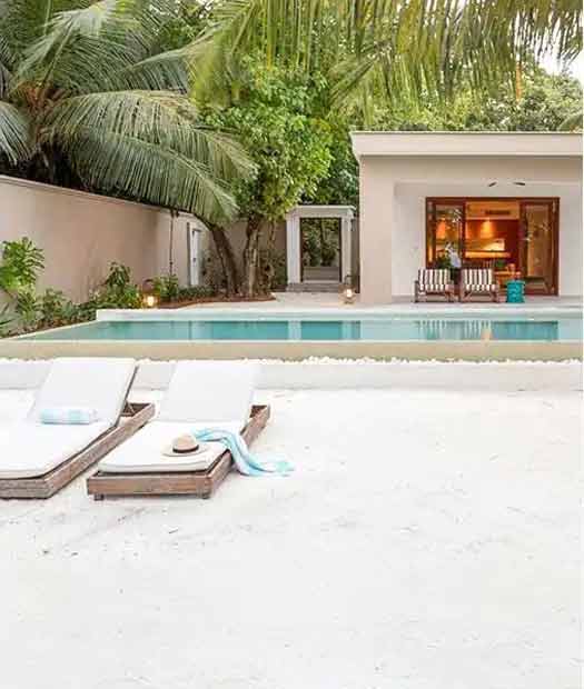 Aishwarya Rai & Abhishek Bachchan’s Maldives Resort Pictures Are Going Viral
