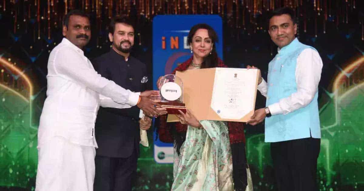 Hema Malini Receives Indian Film Personality Of The Year At The 52nd Edition Of IFFI