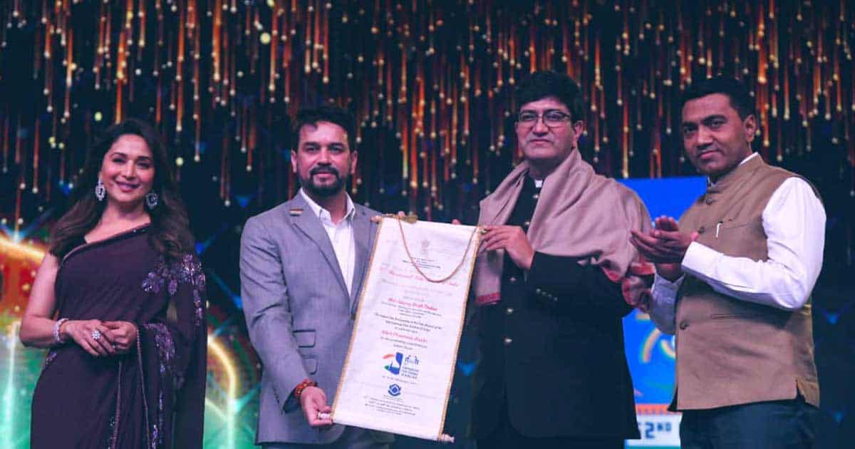 Prasoon Joshi Receives 52nd IFFI's Film Personality Of The Year Award
