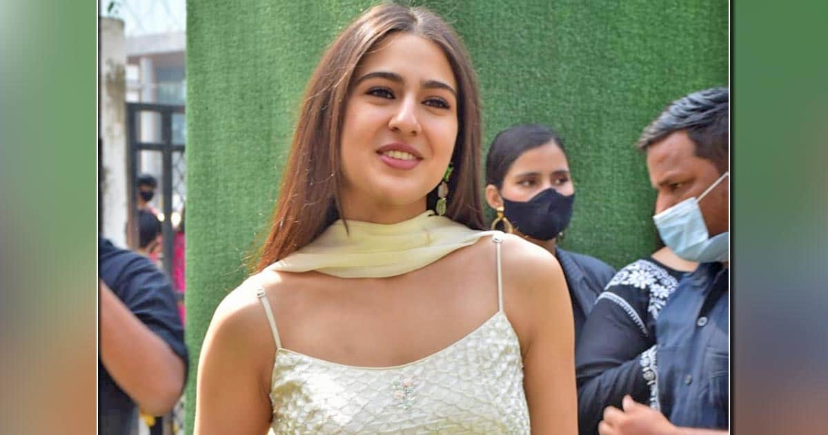 Sara Ali Khan Gets In A Heated Conversation With Her Bodyguard For Pushing A Pap - Video Inside
