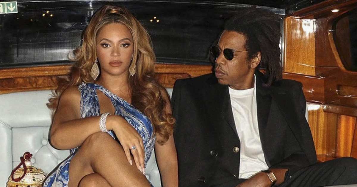 Beyonce & Jay-Z Take The Internet By Storm With Their Sizzling Lip Lock Snaps