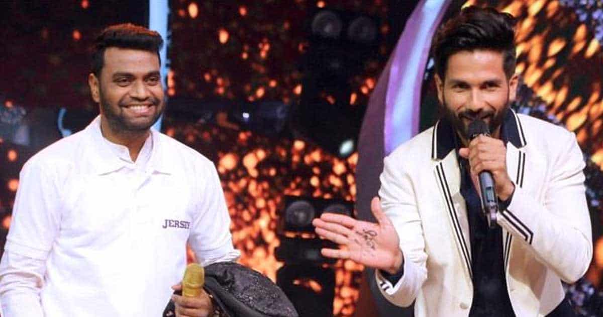 Sa Re Ga Ma Pa: Shahid Kapoor Takes Autograph From Contestant Sachin After Impressive Performance