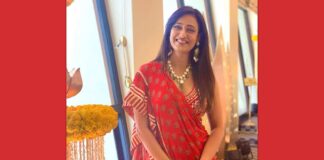 Shweta Tiwari Oozes Oomph In A Red Hot Saree Worth 38,000 - See Pics Inside