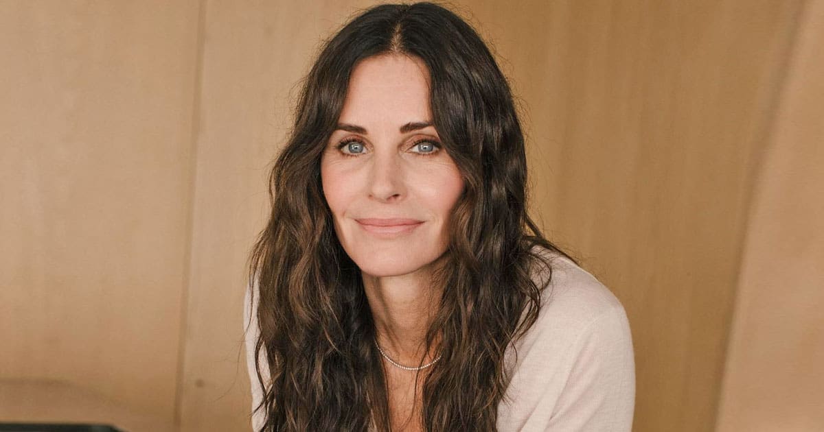 Courteney Cox sold swimming pools for a living!