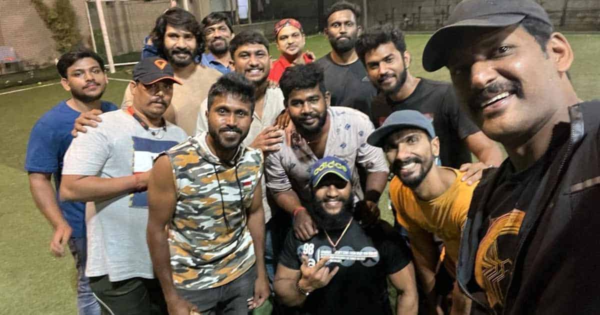 Video Of Vishal Playing Cricket With 'Laththi' Unit Bowls Over Netizens