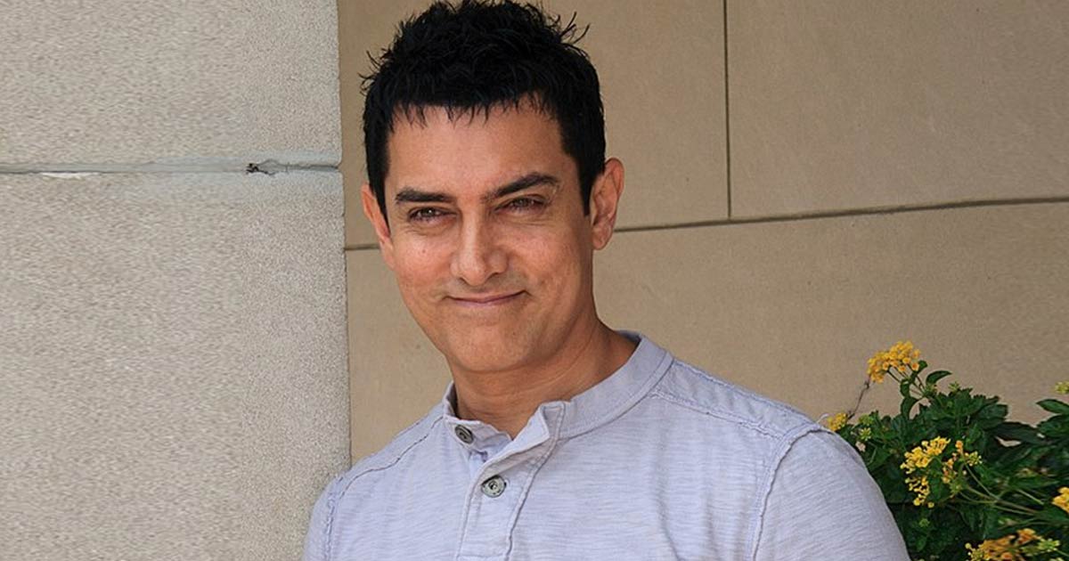 Aamir Khan drops another hint of his mystery Kahani!