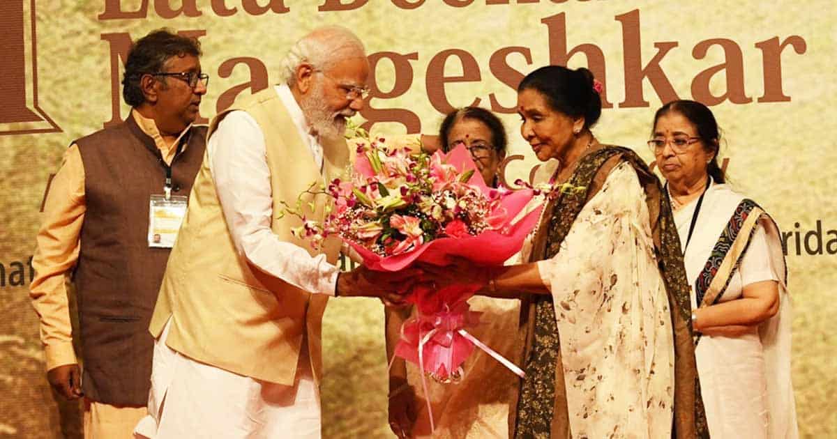 Asha Bhosle Gets Emotional As She Remembers Lata Mangeshkar At Lata Deenanath Mangeshkar Award
