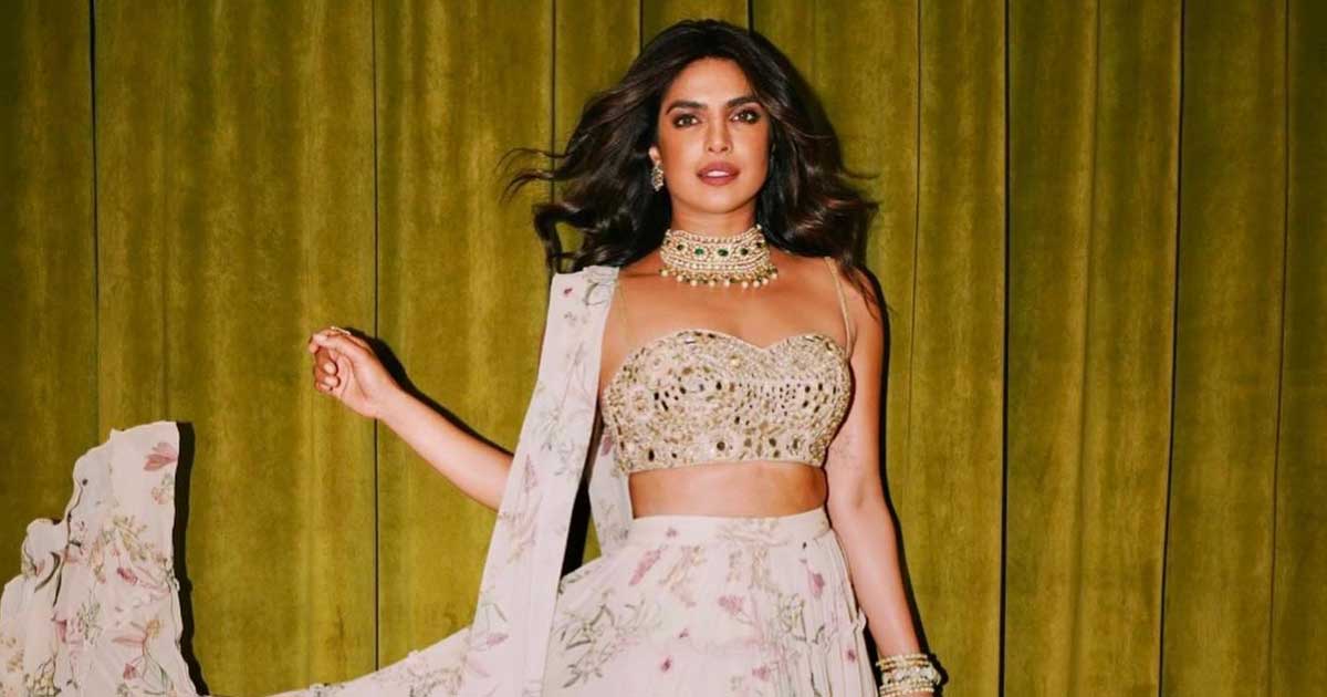 Priyanka Chopra Proves She Is Worthy Being The 'Goodwill Ambassador' After She Calmly Handles A Pakistani Girl Who Labels Her As 'Hypocrite' For Rooting India!