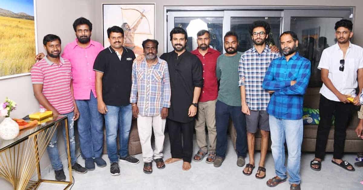 Ram Charan Gifts Gold Coins To 35 Technicians Of RRR Team!