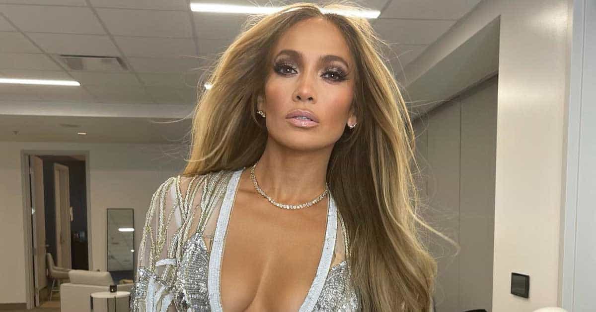When Jennifer Lopez’s Skin-Fit Body Suit Ripped Open Showing Her A** In Front Of A Live Audience