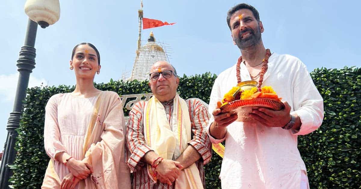 Samrat Prithviraj: Akshay Kumar & Manushi Chhillar Pay Tribute To The Brave Samrat At Somnath Temple!