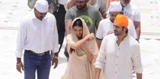 Kartik, Kiara visit Delhi's Gurudwara Bangla Sahib ahead of 'Bhool Bhulaiyaa 2' release