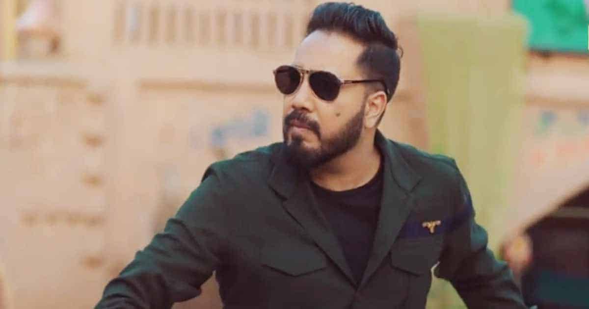 Mika Singh creates hook steps for his fans in his music video