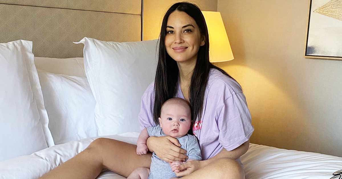  Olivia Munn Opens Up About Her Breastfeeding Struggles
