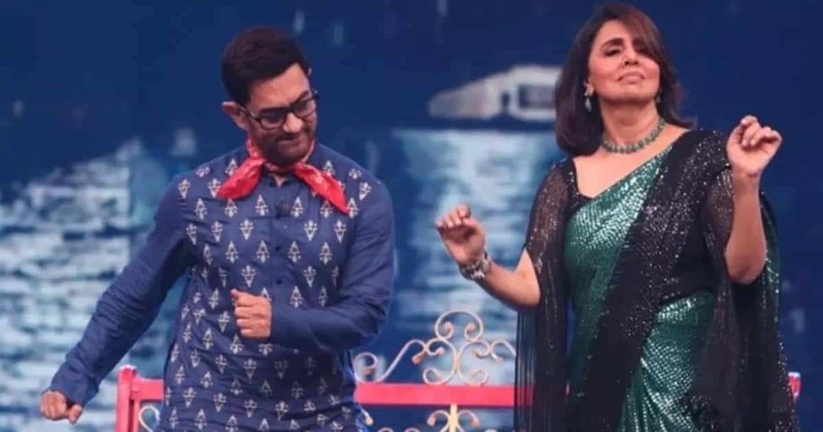 Aamir has his fanboy moment with Neetu Kapoor on the sets of 'Dance Deewane Juniors'