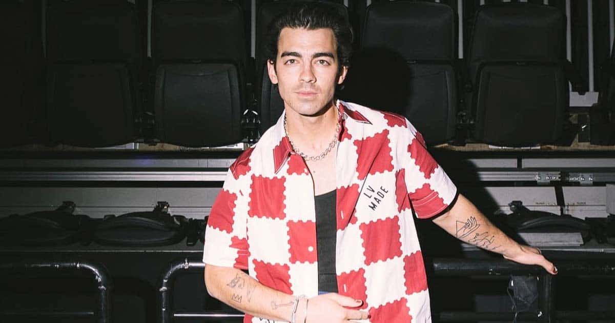 Joe Jonas Once Shared Too Much Information While Answering A Fan Question About His D*ck Size & It Being Bigger Than His Brothers