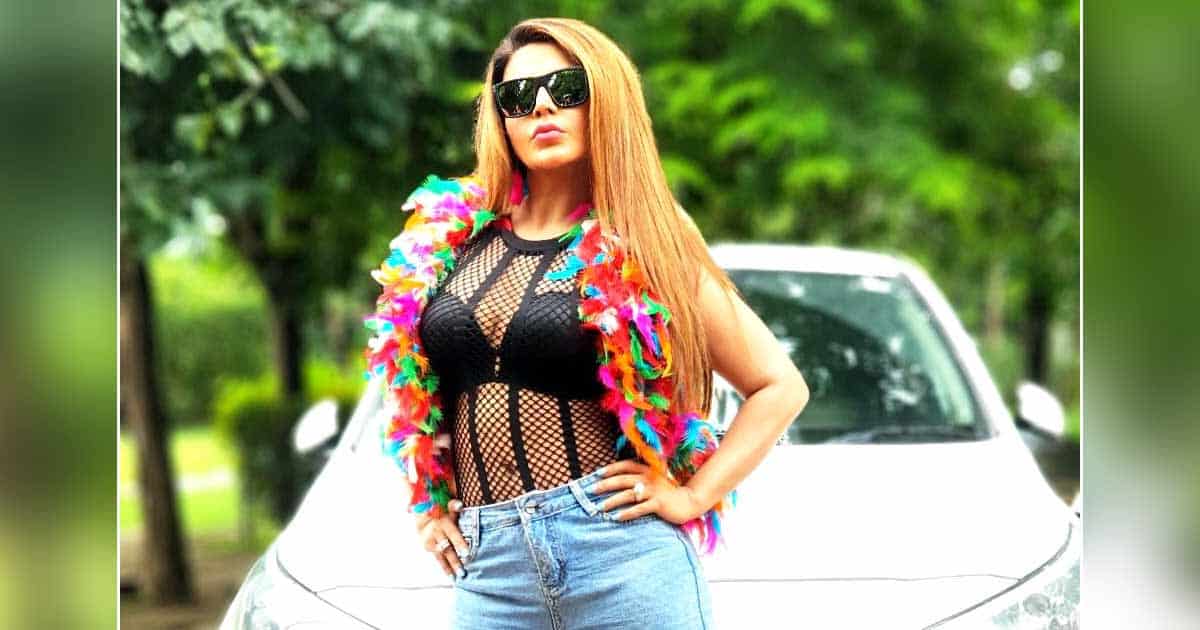Rakhi Sawant Becomes A Doctor In The Viral Video