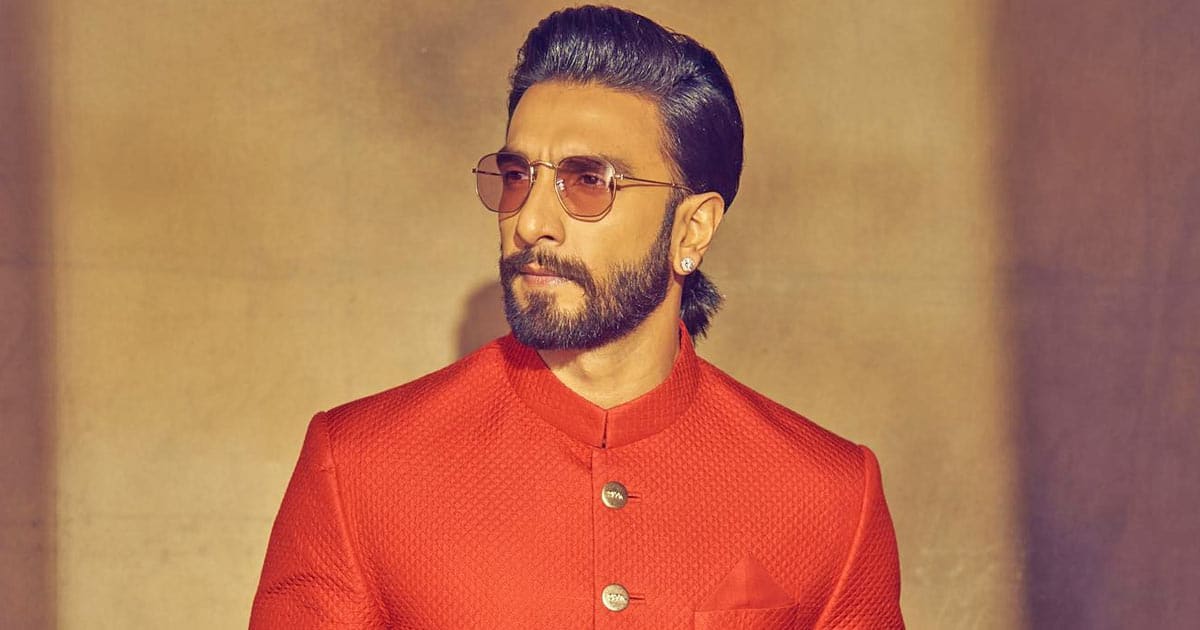 Ranveer Singh Looks Handsome In Kurta Pyjama & Nehru Jacket, While Some Praise Him For The Decent Clothing Choice, Others Troll “Kapde Kyu Pehne”