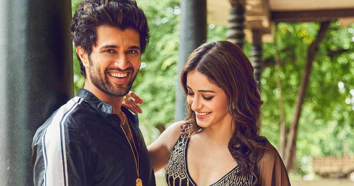  Ananya Panday Seeks Blessing From Vijay Deverakonda's Mother Before The Release Of Liger 