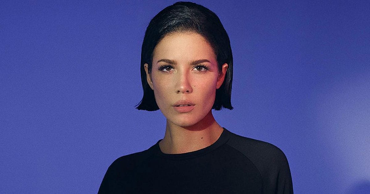  Halsey Has Been Hit With Bad Case Of Food Poisoning 
