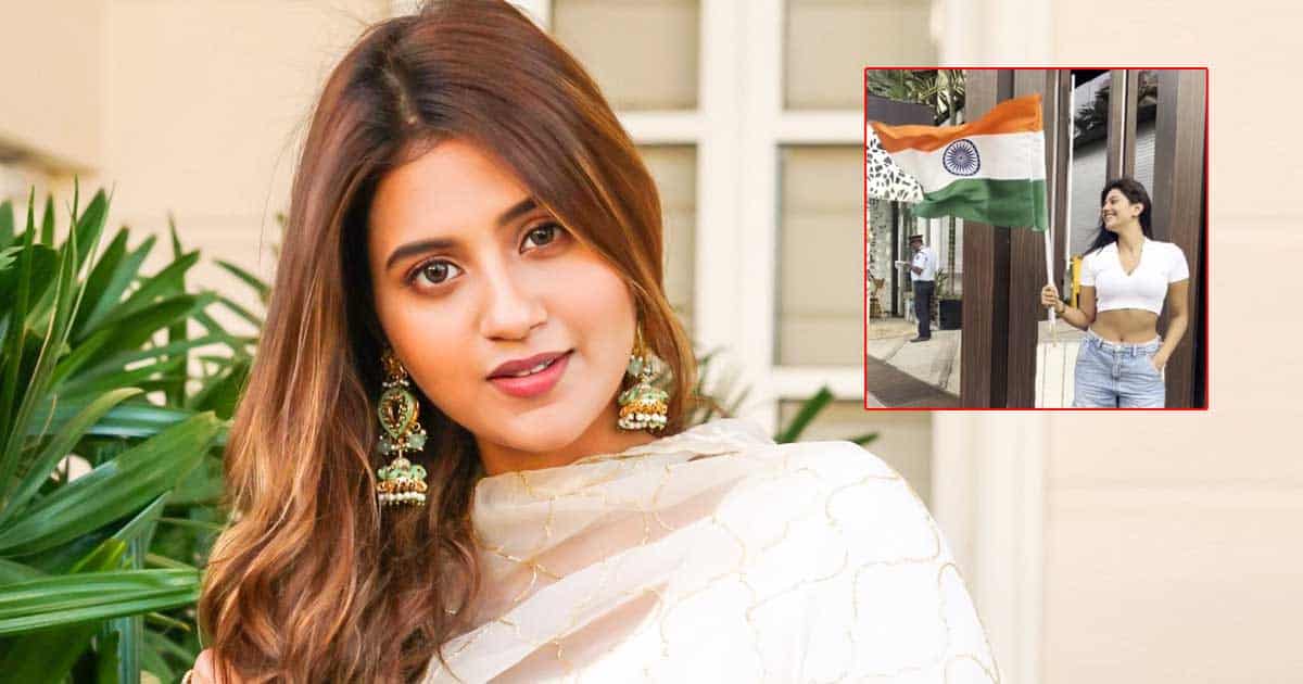 Lock Upp Fame Anjali Arora Gets Trolled For Wearing A Crop Top While Posing With National Flag