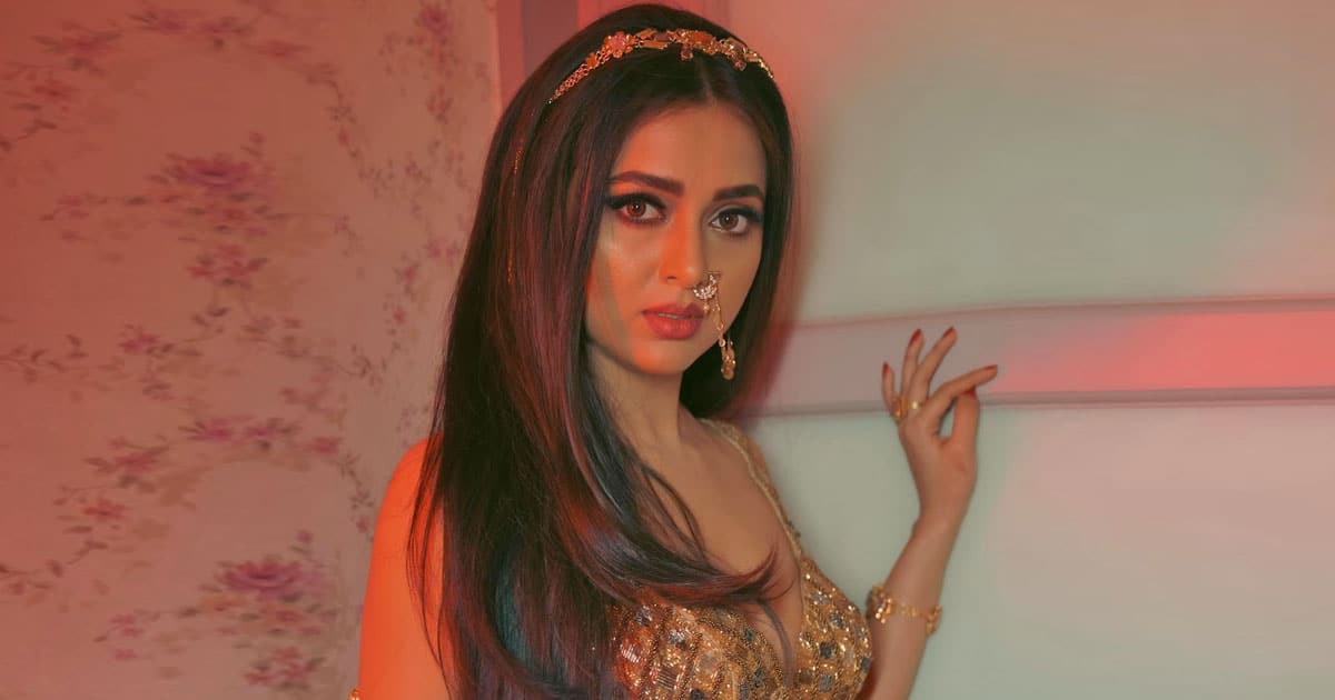 Tejasswi Prakash Continues To Be A Topic Of Troll Over Her Fake Accent In Naagin 6