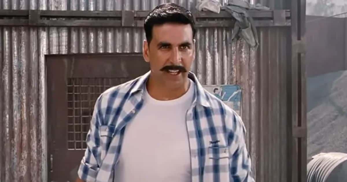 Actor Akshay Kumar Goes After Publication Publishing Fake News About Him, Fans Love Him For It- Read More About His Rowdy Avatar!