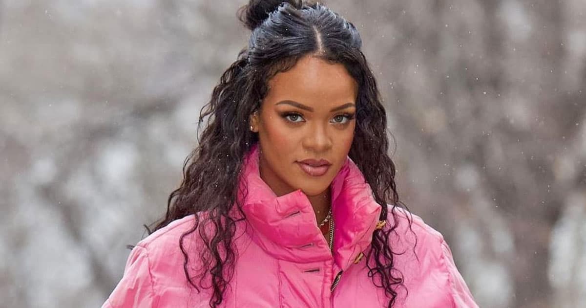 Rihanna Flexes Her Fine A*s While Wearing A Hoodie & A Tiny Und*rwear In New Video