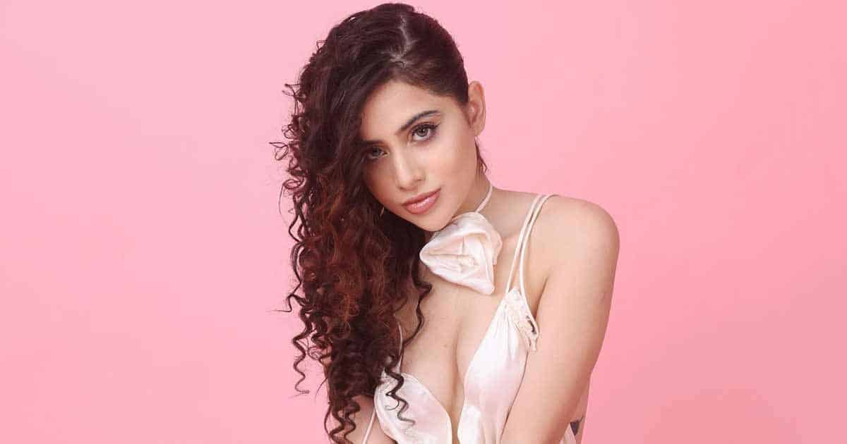 Uorfi Javed Reveals Getting Forced By Producers To Do Bold & S*xy Scenes - Deets Inside