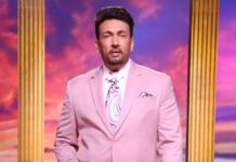 Shekhar Suman has a laugh, compares housemates with 'chickens'