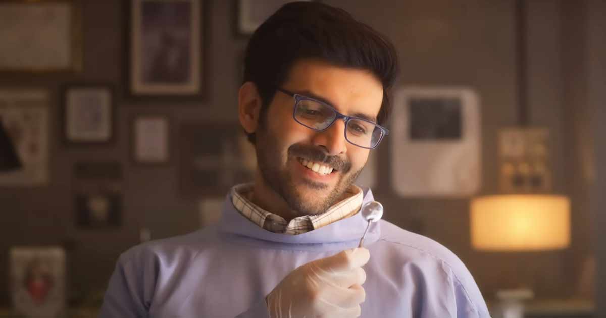Meet Freddy Ginwala played by Kartik Aaryan, most eligible bachelor in the town; But can get a little obsessed when in love