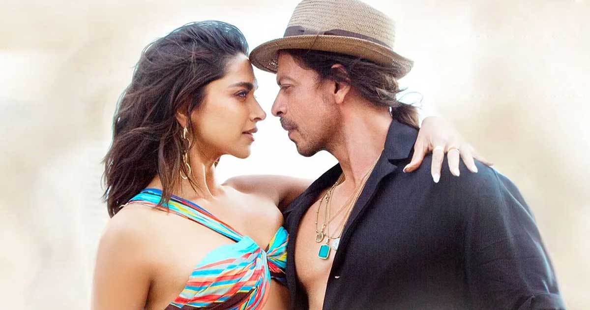 Pathaan: Shah Rukh Khan & Deepika Padukone's Sizzling Chemistry In New Song Besharam Rang Left Fans Gasping For Air, Netizens' Thirsty Comments Are To Watch Out For!