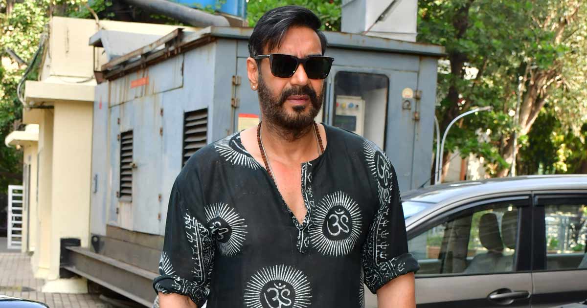 Seeing Ajay Devgn on a Scooty, fans mob him at 'Bholaa' shoot