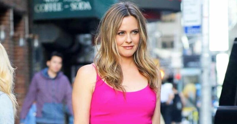 Golden Globe Nominee Actress Alicia Silverstone Shows A Kindness Gesture By Serving Vegan Treat 5835