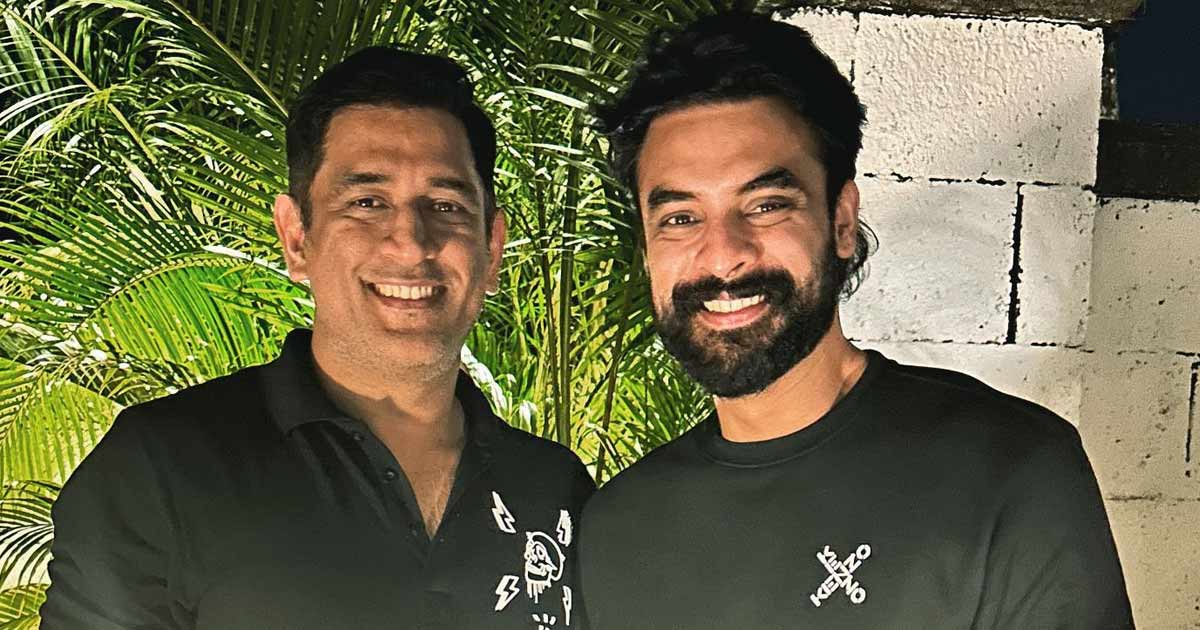  Tovino Thomas has his fanboy moment with M.S. Dhoni called him calm and composed