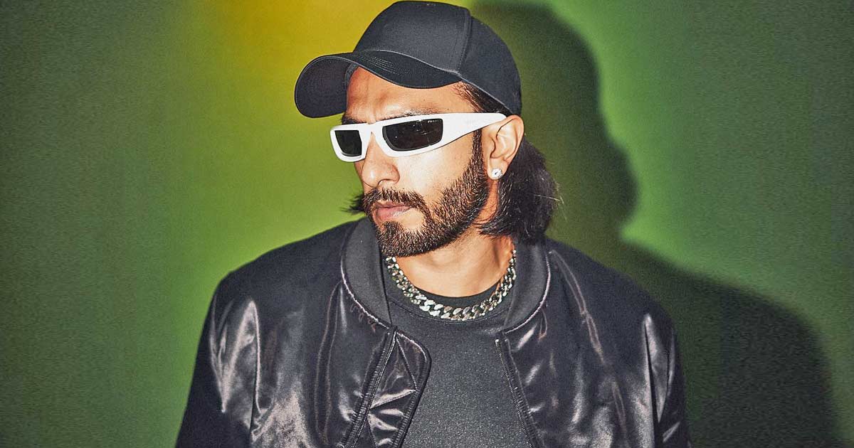 Ranveer Singh Gets Trolled For Making An Airport Entry In Simple Clothes