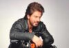 Shah Rukh Khan Gets Asked "Pathaan Kisse Kiss Karega" By A Fan, The Superstar's 'Kicka*s' Reply Will Leave You Stunned!