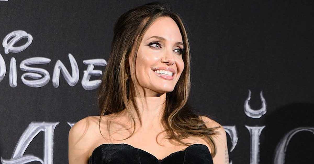 When Angelina Jolie Posed In A Pearl-Studded Black Monokini & Looked Scintillating!