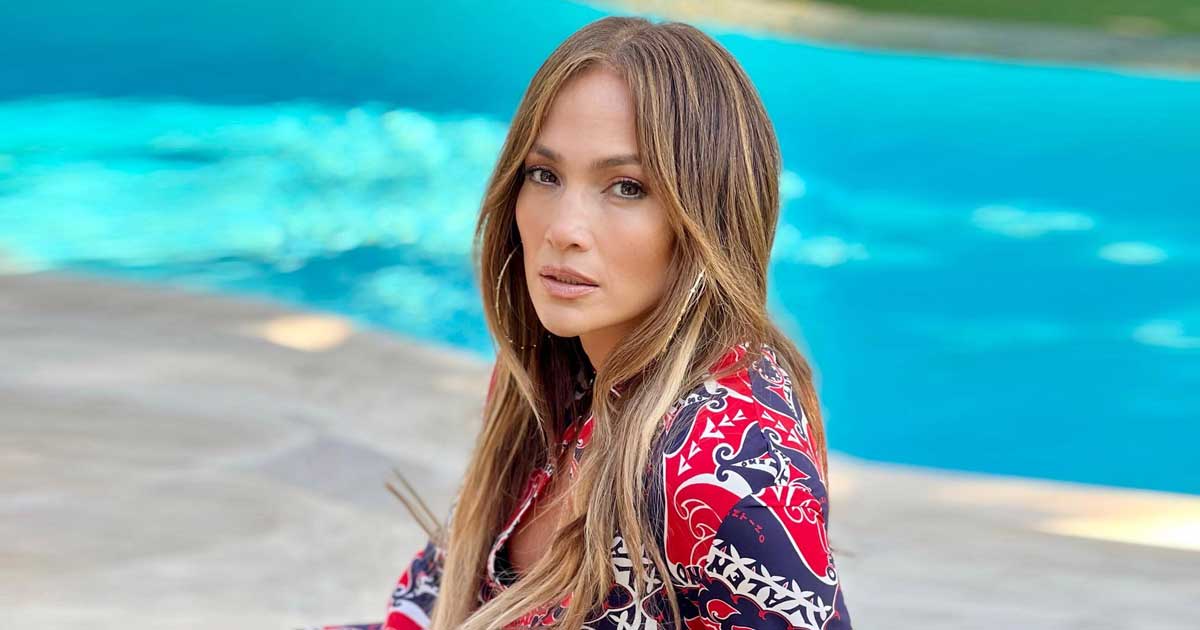 When Jennifer Lopez Flashed Her N*pples In A Transparent Dress While Flaunting Side-B**bs - Deets Inside