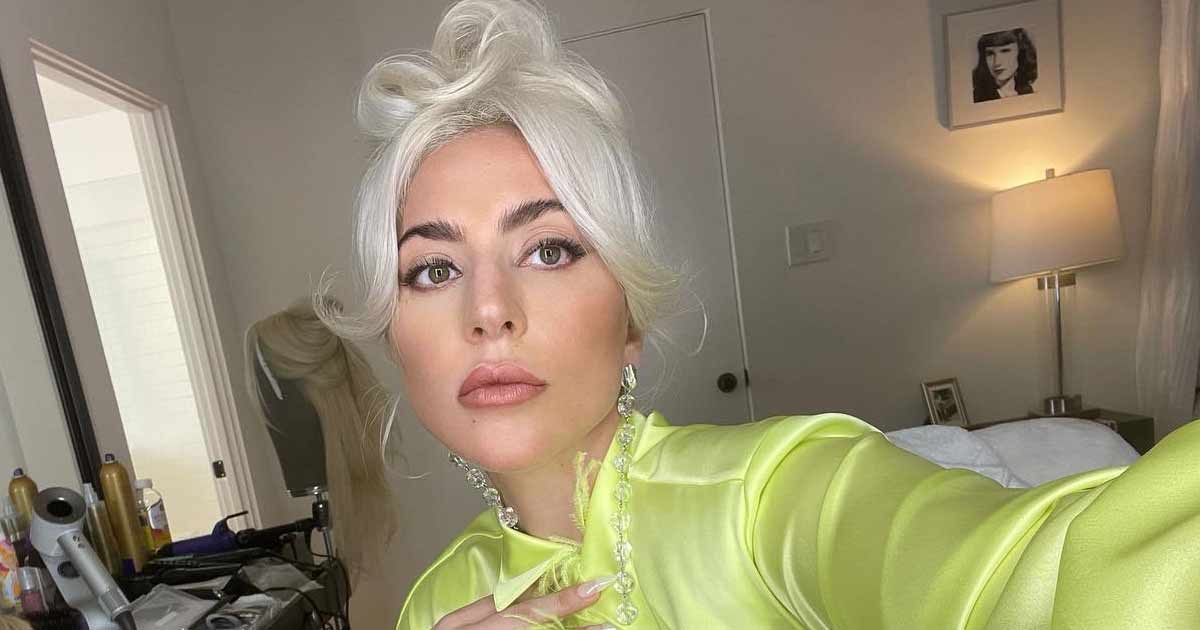 Woman Gaga Surprises Everybody With Her Ripped Denims & No Make-Up Look