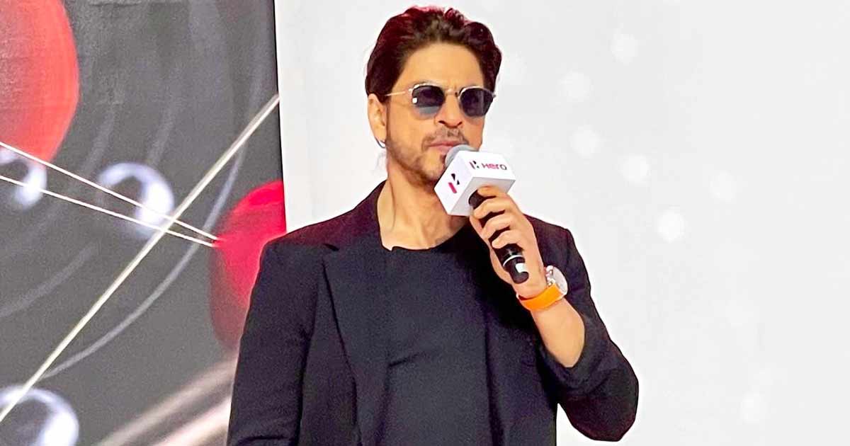 When Shah Rukh Khan Was Asked For His Phone Number By A Reporter To Vote For An Award, Pathaan Star's Sassy Reply To Her Left Everyone In Splits; Read On