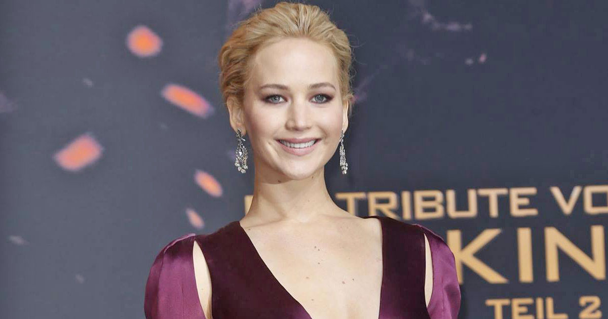 Jennifer Lawrence lets sex jokes fly in raunchy 'No Hard Feelings' footage