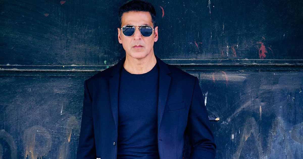 Akshay Kumar Visits Kedarnath Temple To Search Blessings From ‘Bholenath’, Greets Followers With Folded Palms