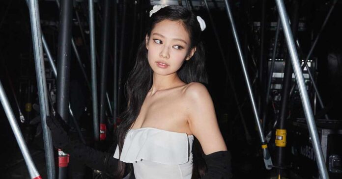 BLACKPINK's Jennie Poses Sultrily In Her Calvin Klein Two-Piece ...