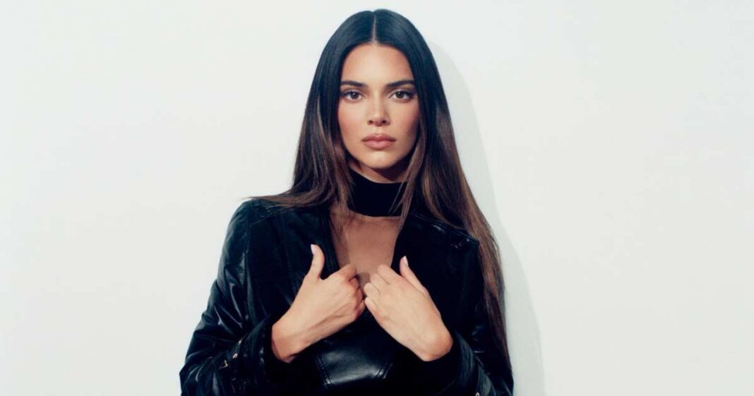 Kendall Jenner Walks Down The Street Wearing Optical Leather Jeans & It ...