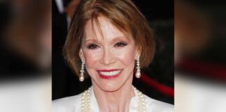 Mary Tyler Moore was 'almost blinded' by diabetes in her final years, says husband